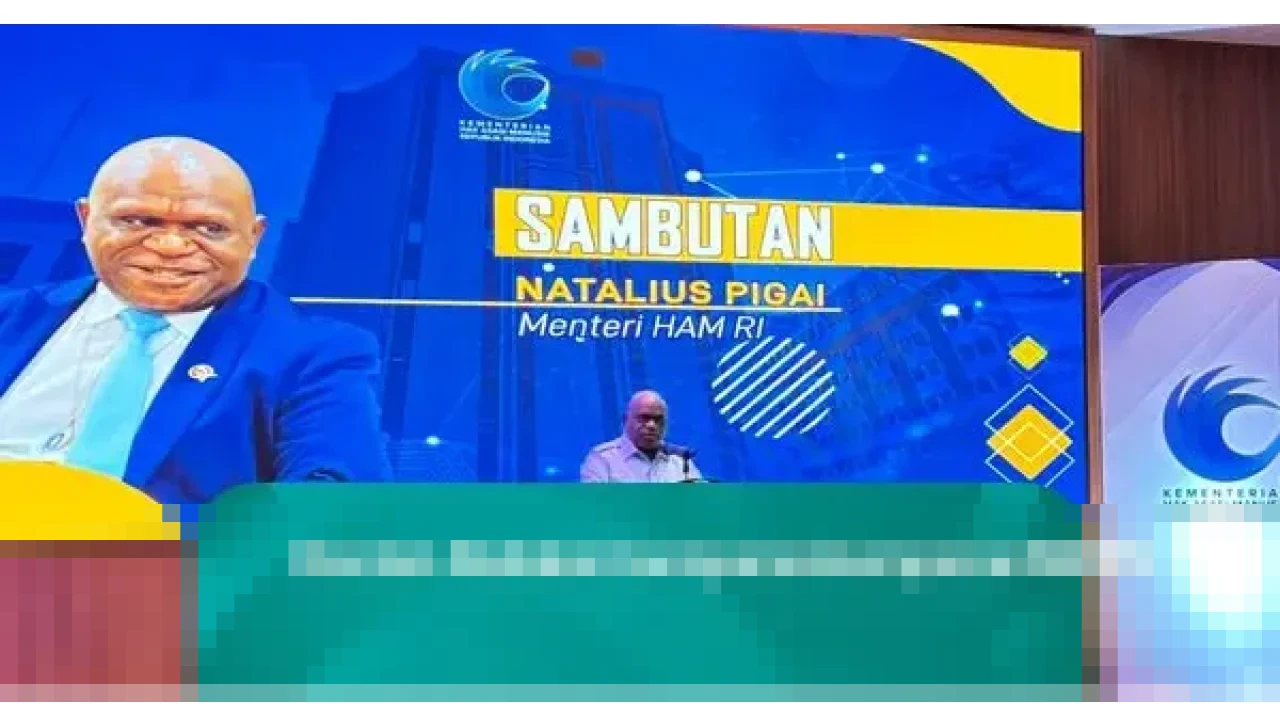 Natalius Pigai Tegaskan Prabowo Tak Antikritik: Indonesia Alami Surplus Demokrasi Natalius Pigai Tegaskan Prabowo Tak Antikritik: Indonesia Alami Surplus Demokrasi