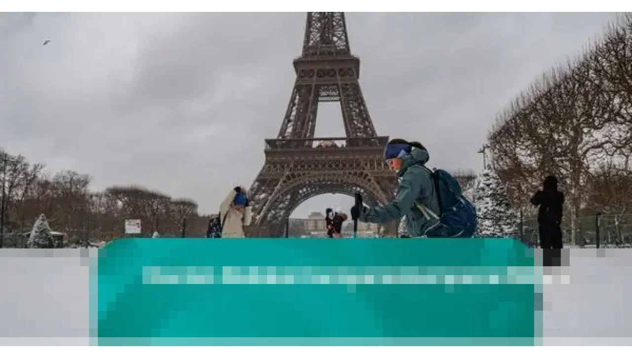 Paris Diselimuti Salju Lebat, Warga Sulap Kota Jadi Arena Ski Dadakan di Tengah Gangguan Transportasi