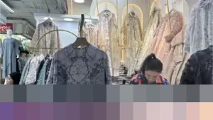 Pedagang Tanah Abang: Gamis Rompi Lepas Jadi Rebutan Pembeli Grosir Jelang Lebaran 2026