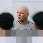 Pelatih Bali United Johnny Jansen Heran: ‘Minta Striker, Malah Dikasih YouTube’ dalam Sistem Belanja Pemain