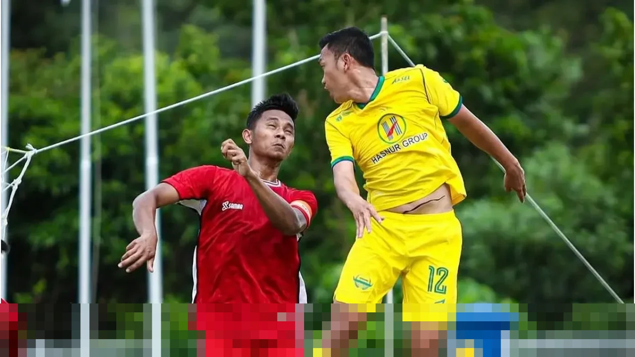 Pemain Persenus Hasanudin Malawat Tinju Lawan hingga KO di Liga 4, Wasit Beri Kartu Merah Pemain Persenus Hasanudin Malawat Tinju Lawan hingga KO di Liga 4, Wasit Beri Kartu Merah