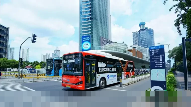 Pemerintah Pusat Minta Tunda, Kenaikan Tarif Transjakarta Batal Berlaku Demi Jaga Daya Beli Warga