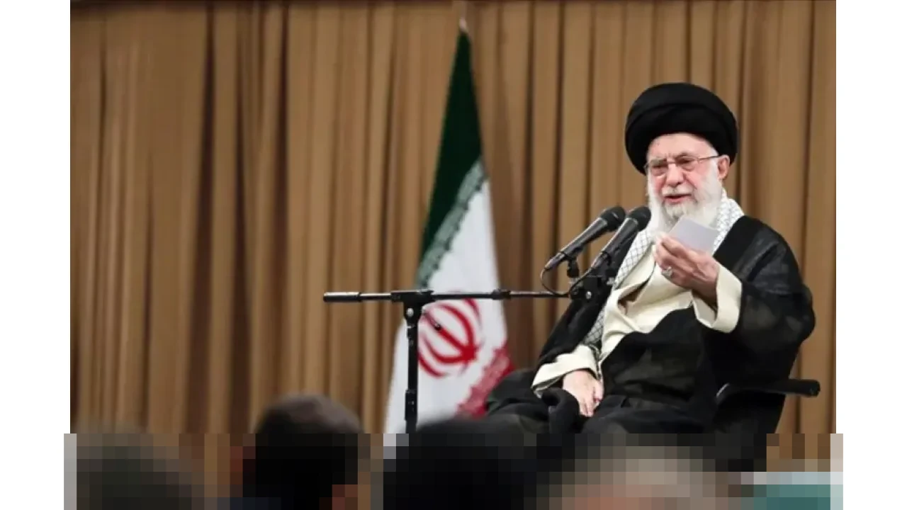 Pemimpin Tertinggi Iran Peringatkan Demonstran Agar Tak Berkolaborasi dengan Asing di Tengah Gelombang Protes