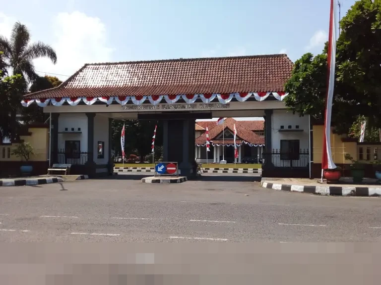 Pemkab Sragen Pastikan SPPG di Kedungbanteng Direlokasi Usai Mediasi dengan Peternakan Babi Pemkab Sragen Pastikan SPPG di Kedungbanteng Direlokasi Usai Mediasi dengan Peternakan Babi