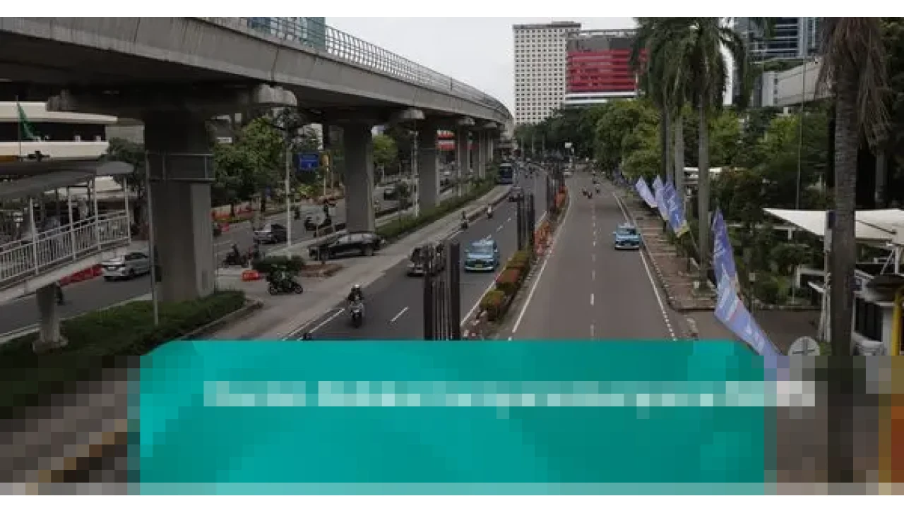 Pemprov DKI Mulai Bongkar Tiang Monorel Mangkrak di Rasuna Said, Target 98 Hari