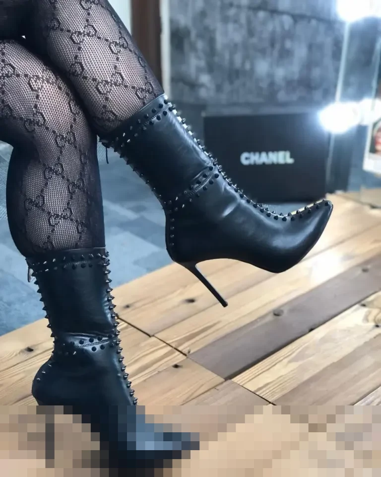 Pendidikan Tradisional: Mengulas 7 Ciri Utama Sebelum Kemunculan Sekolah Modern Pendidikan Tradisional: Mengulas 7 Ciri Utama Sebelum Kemunculan Sekolah Modern