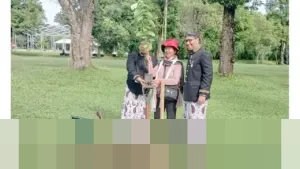 Pengelola Borobudur Sambut Istimewa Pengunjung Pertama 2026 dengan Suvenir dan Penanaman Pohon