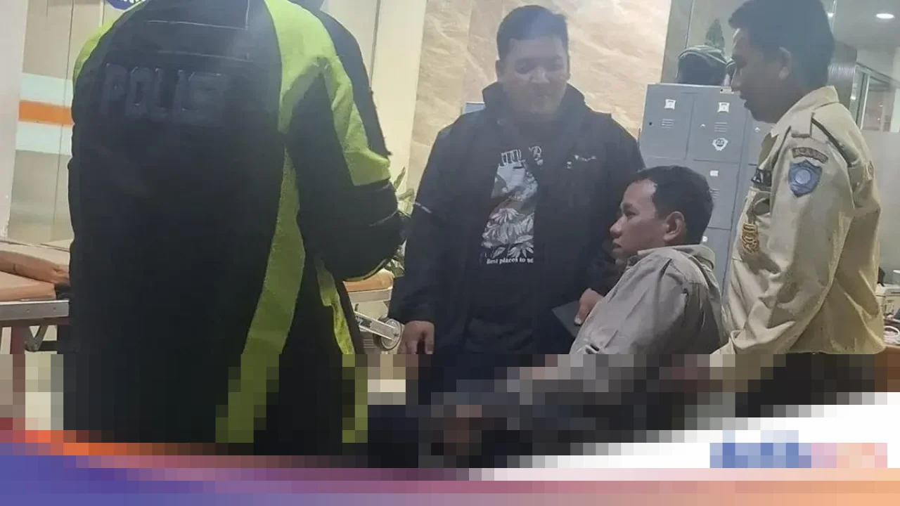 Pengemudi Avanza Lawan Arah di Bekasi Diamuk Massa Usai Seret Pemotor dan Kabur dari Lokasi Pengemudi Avanza Lawan Arah di Bekasi Diamuk Massa Usai Seret Pemotor dan Kabur dari Lokasi