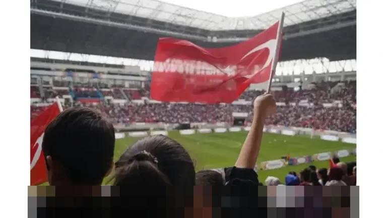 Persaingan Sengit Top Skor Super Lig Turki 2025/2026: Shomurodov Unggul Tipis dari Onuachu