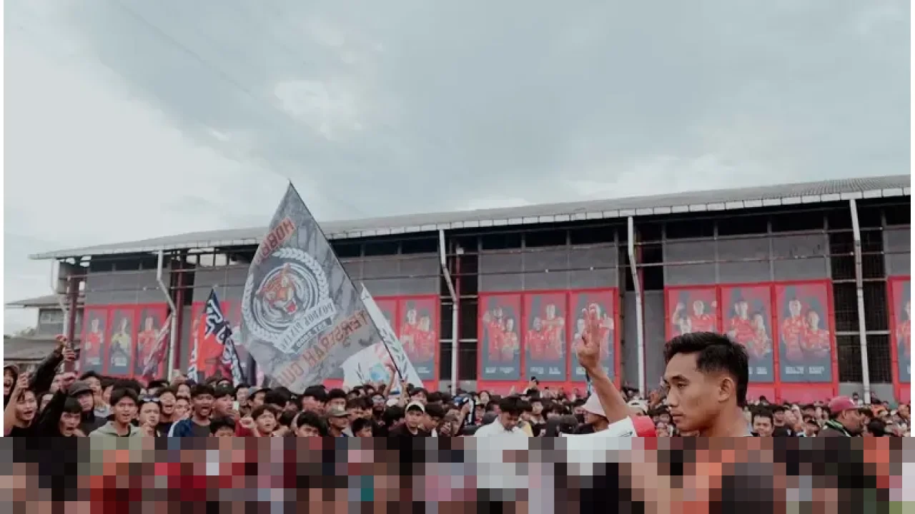 Persija Jakarta Gelar Latihan Terbuka, Rizky Ridho Janji ‘Mati-matian Berjuang’ Lawan Persib