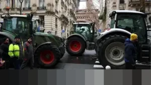 Petani Prancis Blokade Akses Ibu Kota Paris, Protes Kesepakatan Dagang UE-Mercosur dan Penanganan Wabah Ternak