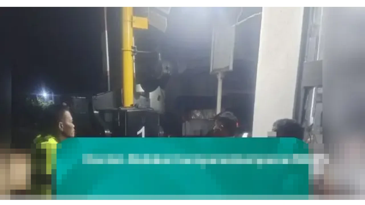 Petugas Penjaga Perlintasan Kereta Api di Garut Diamankan Polisi Usai Diduga Mabuk Saat Bertugas Petugas Penjaga Perlintasan Kereta Api di Garut Diamankan Polisi Usai Diduga Mabuk Saat Bertugas