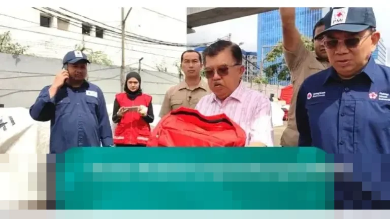 PMI Siapkan 2.500 Ton Logistik untuk Rehabilitasi dan Pendidikan di Sumatera