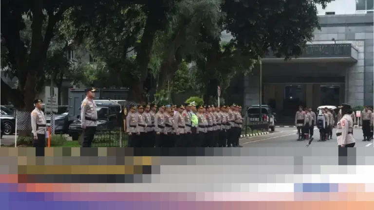 Polda Metro Jaya Beri Penghargaan Pos Terbaik Operasi Lilin Jaya 2025, Dorong Peningkatan Kualitas Pelayanan