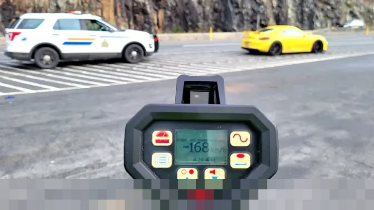 Polisi Kanada Sita Porsche GT4 Pengemudi yang Ngebut 168 Km/Jam di Hari Ulang Tahunnya