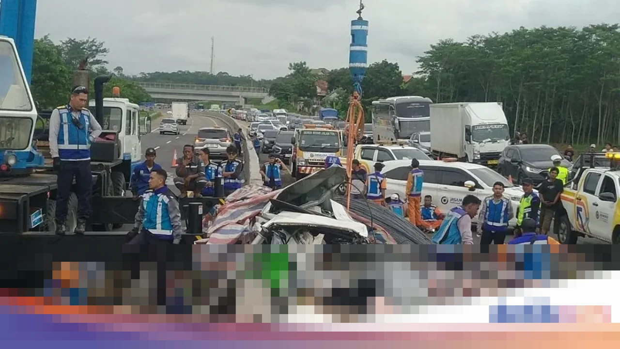 Polisi Ungkap Truk Hilang Kendali Jadi Pemicu Kecelakaan Maut di Tol Batang, 1 Tewas