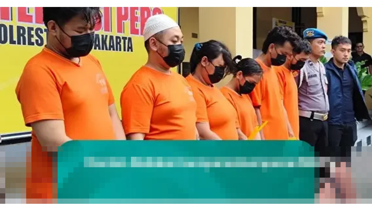 Polresta Yogyakarta Ungkap Sindikat Love Scamming Internasional di Sleman, Raup Rp 33 Miliar Bulanan Polresta Yogyakarta Ungkap Sindikat Love Scamming Internasional di Sleman, Raup Rp 33 Miliar Bulanan