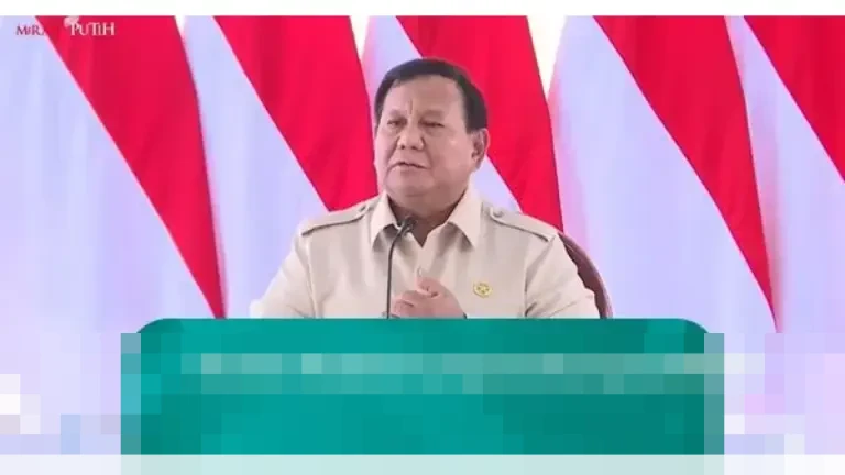 Prabowo Beri Sejumlah Arahan Penting Saat Ratas di Aceh Tamiang: Dari Kritik hingga Normalisasi Sungai Prabowo Beri Sejumlah Arahan Penting Saat Ratas di Aceh Tamiang: Dari Kritik hingga Normalisasi Sungai
