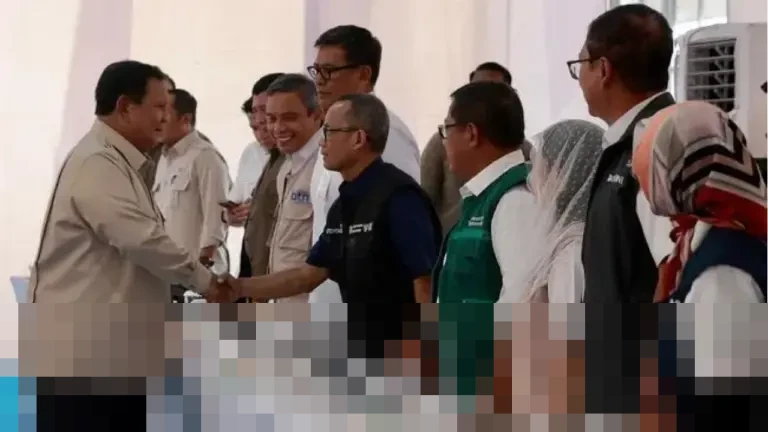 Prabowo: “Kita Bisa Bangun 600 Hunian Cepat,” Apresiasi Sinergi BUMN di Aceh Tamiang