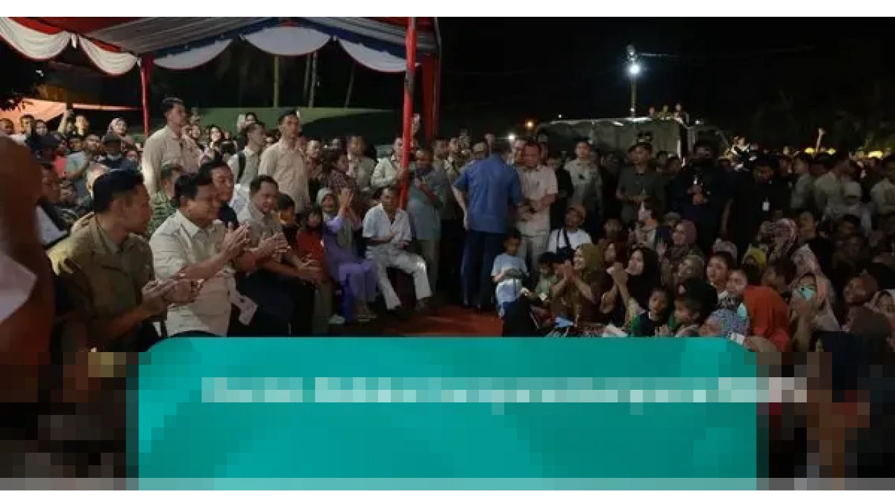Prabowo: “Saya Harus Bersama Rakyat Kita yang dalam Kesulitan” di Malam Tahun Baru Tapsel Prabowo: “Saya Harus Bersama Rakyat Kita yang dalam Kesulitan” di Malam Tahun Baru Tapsel