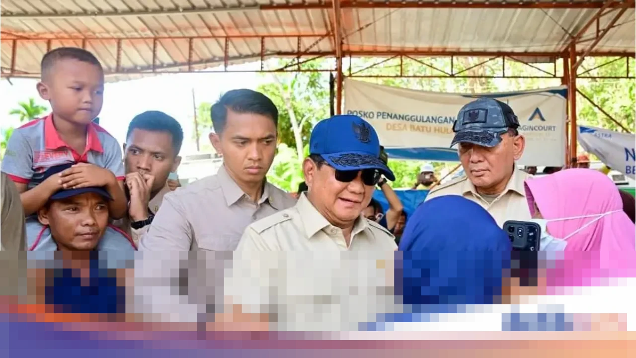 Prabowo Subianto Habiskan Malam Tahun Baru di Lokasi Bencana Tapsel, Tinjau Jembatan dan Posko Kesehatan Prabowo Subianto Habiskan Malam Tahun Baru di Lokasi Bencana Tapsel, Tinjau Jembatan dan Posko Kesehatan