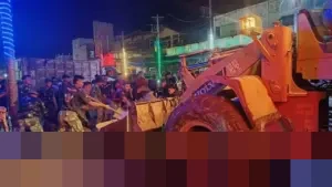 Prajurit TNI Lanjutkan Pembersihan Pasar Aceh Tamiang Hingga Larut Malam Demi Percepatan Pemulihan Pascabencana