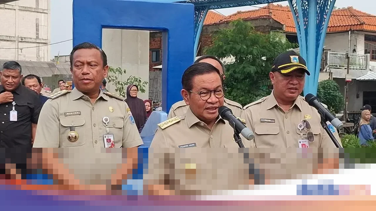 Pramono Anung Pastikan Penambahan Pelican Crossing dan CCTV di Taman Gapura Muka Cakung Pramono Anung Pastikan Penambahan Pelican Crossing dan CCTV di Taman Gapura Muka Cakung