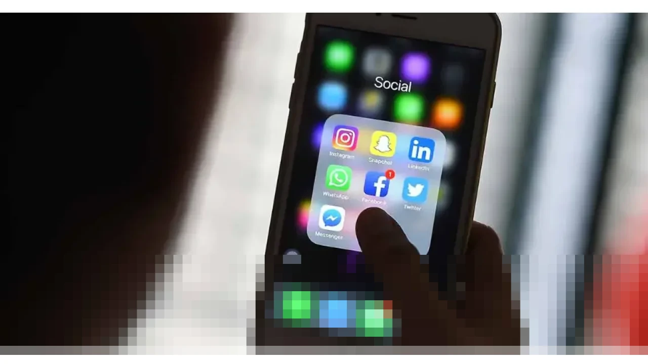 Prancis Usulkan Larangan Media Sosial bagi Anak di Bawah 15 Tahun Mulai September 2026