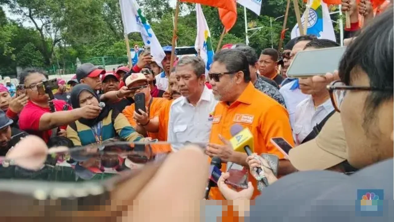 Presiden KSPI Said Iqbal Ungkap Biang Kerok Relokasi Pabrik: Bukan Upah, tapi Biaya Tinggi Presiden KSPI Said Iqbal Ungkap Biang Kerok Relokasi Pabrik: Bukan Upah, tapi Biaya Tinggi