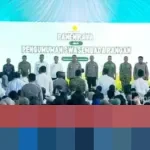 Presiden Prabowo Anugerahkan Tanda Kehormatan kepada Kontributor Swasembada Pangan Nasional di Karawang