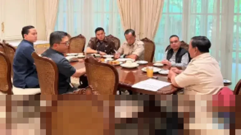 Presiden Prabowo Pimpin Rapat Khusus dengan Empat Pejabat Tinggi, Bahas Laporan Pascabencana dan Penugasan Awal Tahun