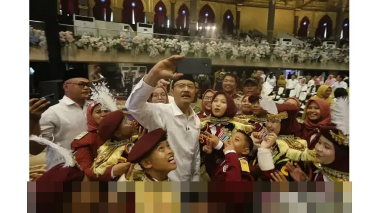 Presiden Prabowo Resmikan 166 Sekolah Rakyat di Banjarbaru, Ratusan Siswa Siap Tampil