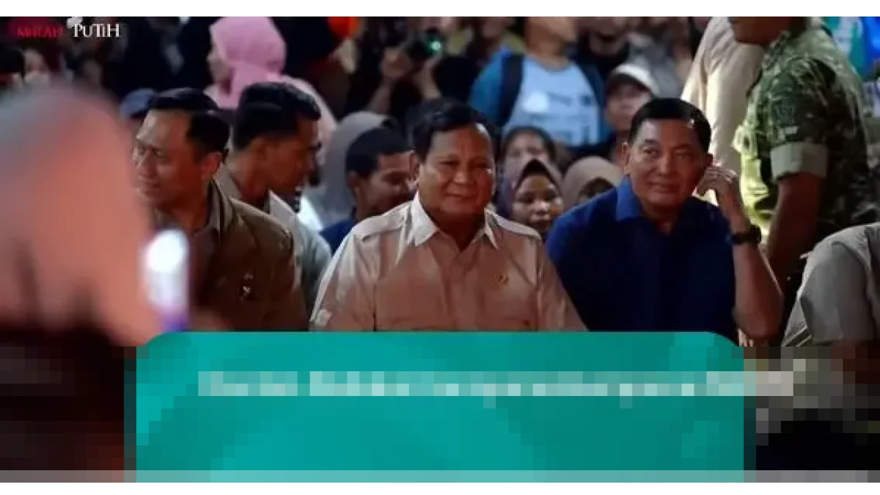Presiden Prabowo Saksikan Film Jumbo Bersama Pengungsi Bencana di Tapanuli Selatan Saat Malam Tahun Baru 2026
