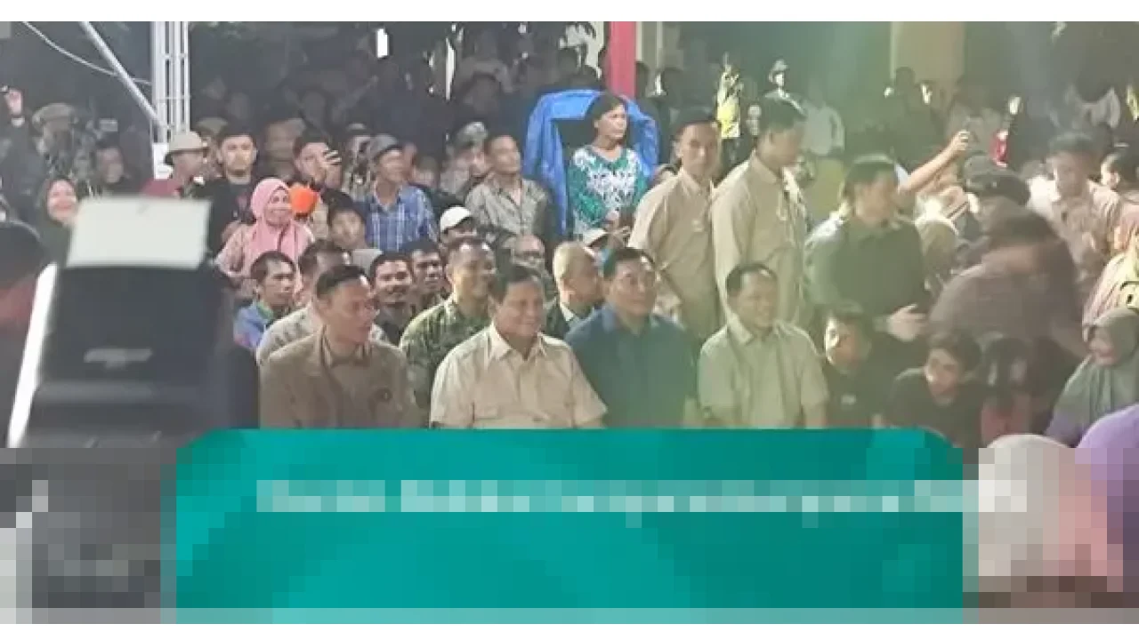 Presiden Prabowo Subianto Sambangi Pengungsian Batang Toru, Rayakan Malam Tahun Baru Bersama Korban Bencana