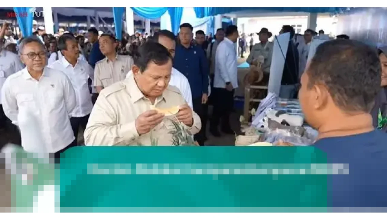 Presiden Prabowo Subianto Umumkan Swasembada Beras 2025 di Karawang, Disambut Meriah Warga Presiden Prabowo Subianto Umumkan Swasembada Beras 2025 di Karawang, Disambut Meriah Warga