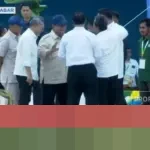 Presiden Prabowo Tinjau Tanam dan Panen Padi di Karawang, Deklarasikan Swasembada Beras 2025