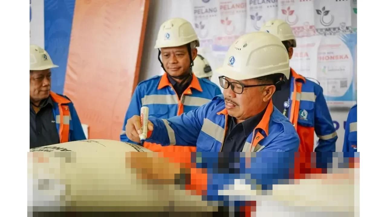 Pupuk Kaltim Lampaui Target Produksi 2025 dengan 6,6 Juta Ton, Perkuat Ketahanan Pangan Nasional Pupuk Kaltim Lampaui Target Produksi 2025 dengan 6,6 Juta Ton, Perkuat Ketahanan Pangan Nasional