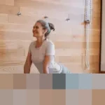 Rahasia Postur Ideal di Usia Berapa Pun: Instruktur Pilates Ungkap 6 Gerakan Atasi Efek Duduk Lama