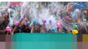 Ratusan Warga Desa Suwat Gianyar Gelar Tradisi Perang Air Tahunan untuk Pembersihan Diri dan Spiritual