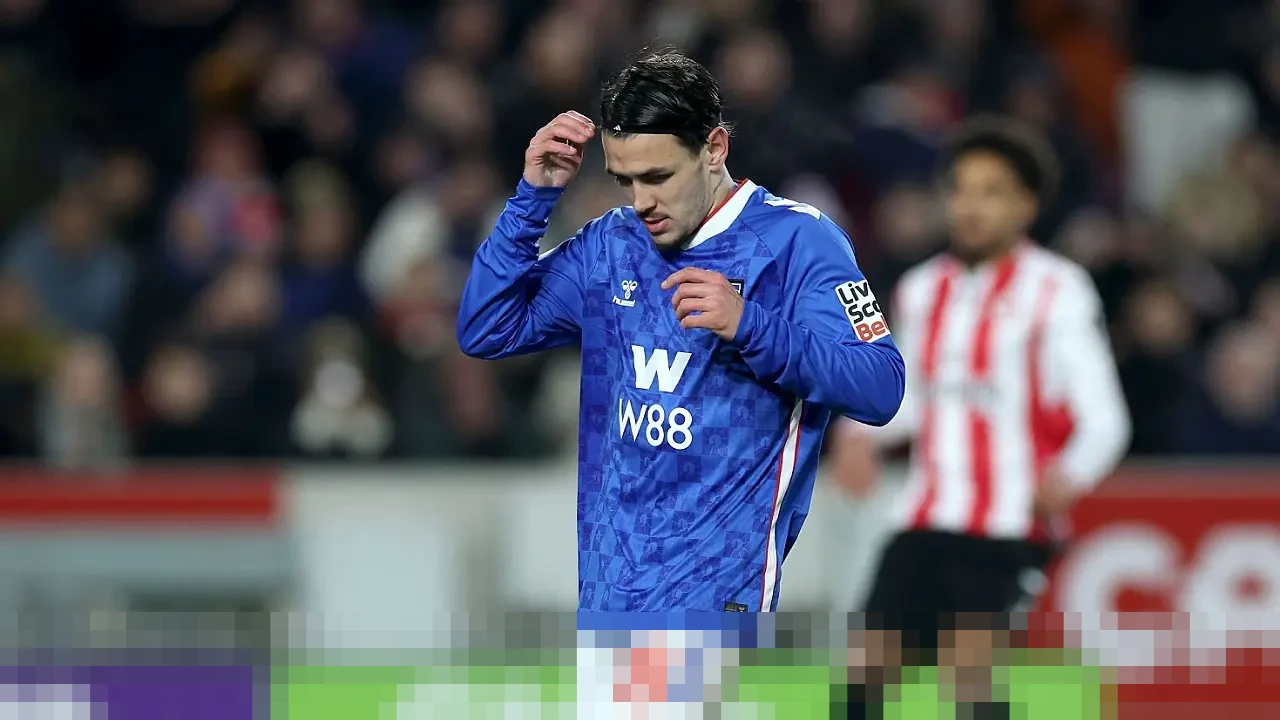 Regis Le Bris Pasang Badan untuk Enzo Le Fee Usai Gagal Penalti Kontra Brentford