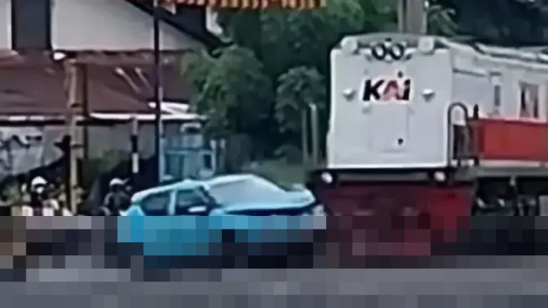 Rentetan Kecelakaan Taksi Listrik Green SM Soroti Urgensi Pelatihan Soft Skill Pengemudi