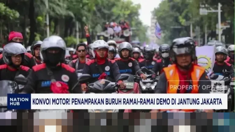 Ribuan Buruh Kembali Gelar Konvoi Motor di Jantung Jakarta, Desak Upah Minimum Layak Ribuan Buruh Kembali Gelar Konvoi Motor di Jantung Jakarta, Desak Upah Minimum Layak