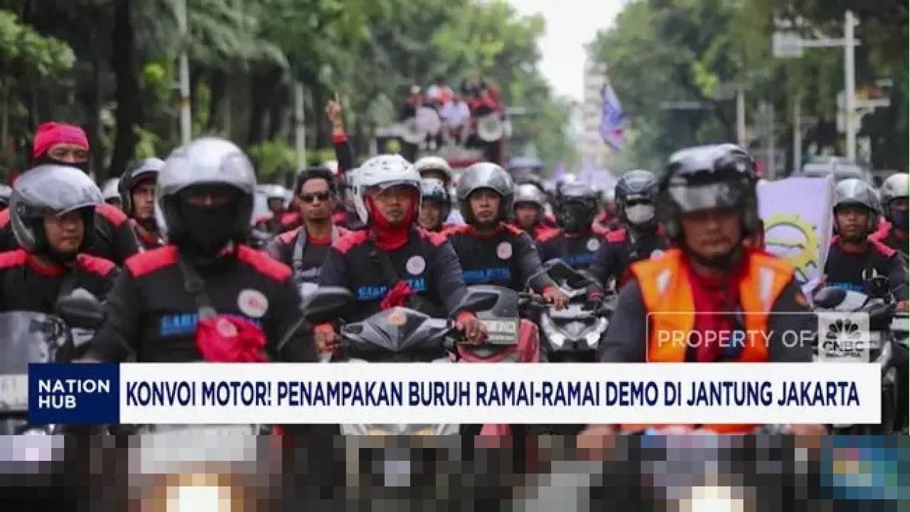 Ribuan Buruh Kembali Gelar Konvoi Motor di Jantung Jakarta, Desak Upah Minimum Layak Ribuan Buruh Kembali Gelar Konvoi Motor di Jantung Jakarta, Desak Upah Minimum Layak