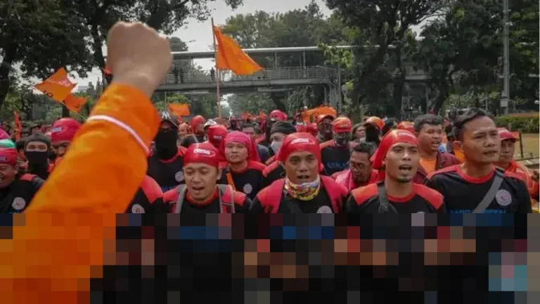 Ribuan Buruh KSPI dan Partai Buruh Gelar Aksi di Jakarta, Desak Revisi UMP DKI dan UMSK Jabar Ribuan Buruh KSPI dan Partai Buruh Gelar Aksi di Jakarta, Desak Revisi UMP DKI dan UMSK Jabar