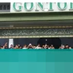 Ribuan Pelayat Iringi Pemakaman Pimpinan Gontor KH Amal Fathullah Zarkasyi, HNW Soroti Jasa UU Pesantren