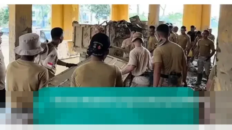 Ribuan Praja IPDN Dikerahkan Bersihkan Kantor Pemerintah Aceh Tamiang Pascabanjir, Pelayanan Publik Segera Pulih