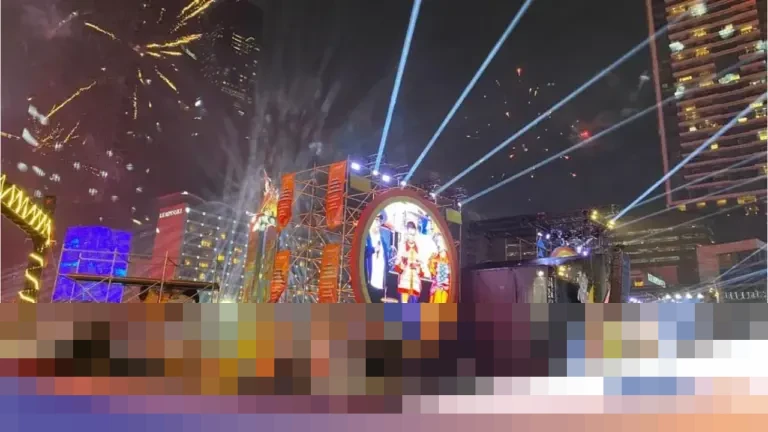 Ribuan Warga Padati Bundaran HI, Jakarta Pusat, Rayakan Malam Pergantian Tahun 2026 Penuh Antusiasme