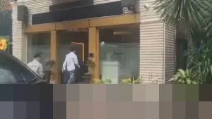 Richard Lee Diperiksa sebagai Tersangka di Polda Metro Jaya, Soroti ‘Privilege’ Mobil Masuk Gedung