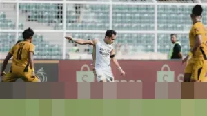 Riekerink dan Kambuaya Kritik Keras Wasit Erpan Efendi usai Struick Dikartu Merah