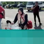Risma Semangati Pengungsi Agam, Tawarkan Solusi Ternak Ayam dan Lele untuk Pemulihan Ekonomi